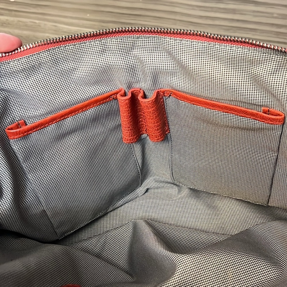 SPIKES & SPARROW RED LEATHER SHOULDER BAG - Picture 11 of 16